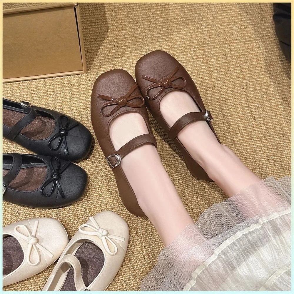Sandals - Sandales plates pour femmes avec nœud